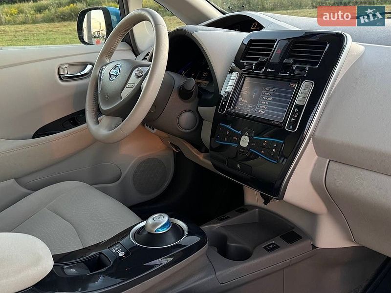 Хэтчбек Nissan Leaf 2013 в Львове