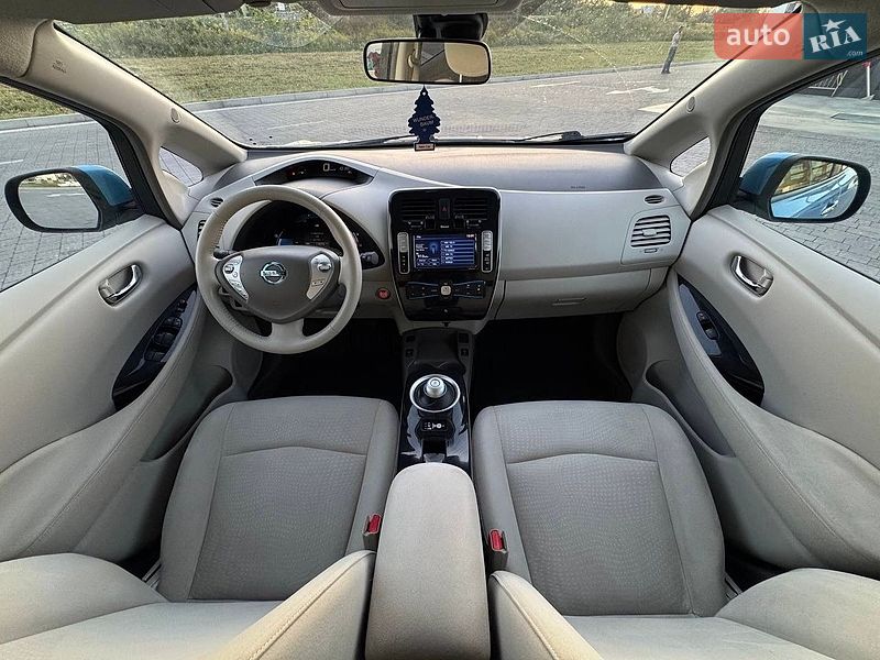 Хэтчбек Nissan Leaf 2013 в Львове