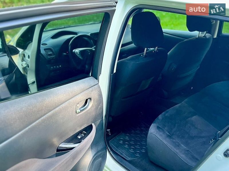 Хэтчбек Nissan Leaf 2016 в Бродах фото 20 Хэтчбек Nissan Leaf 2016 в Бродах