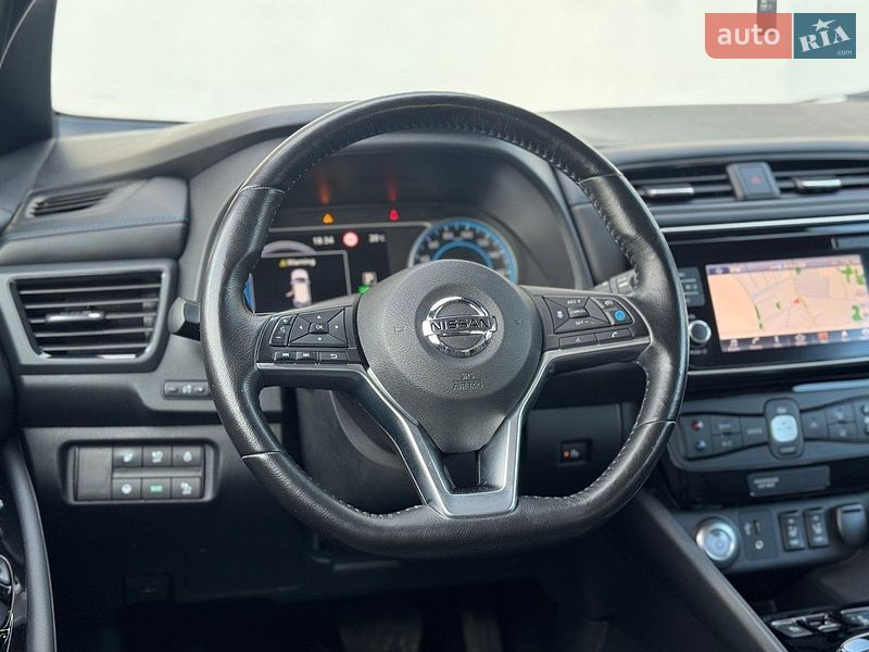 Хэтчбек Nissan Leaf 2018 в Сарнах