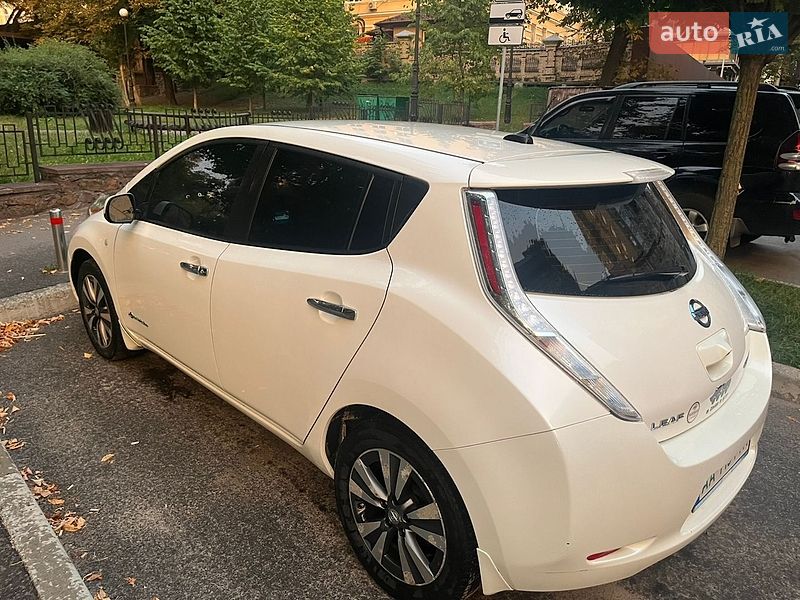 Хетчбек Nissan Leaf 2014 в Києві