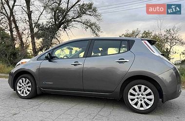 Хетчбек Nissan Leaf 2015 в Кременчуці