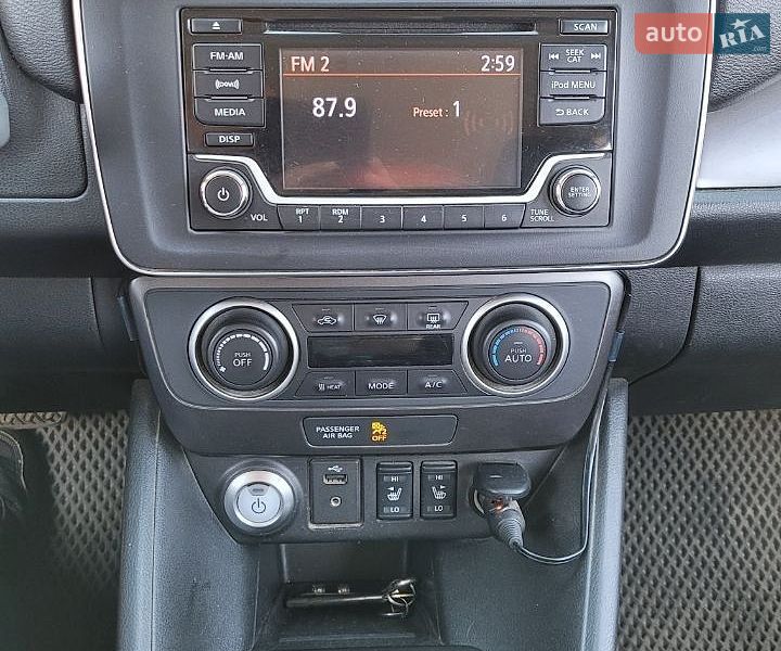 Хетчбек Nissan Leaf 2019 в Дніпрі