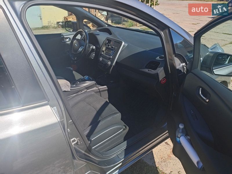 Хэтчбек Nissan Leaf 2013 в Полтаве фото 13 Хэтчбек Nissan Leaf 2013 в Полтаве