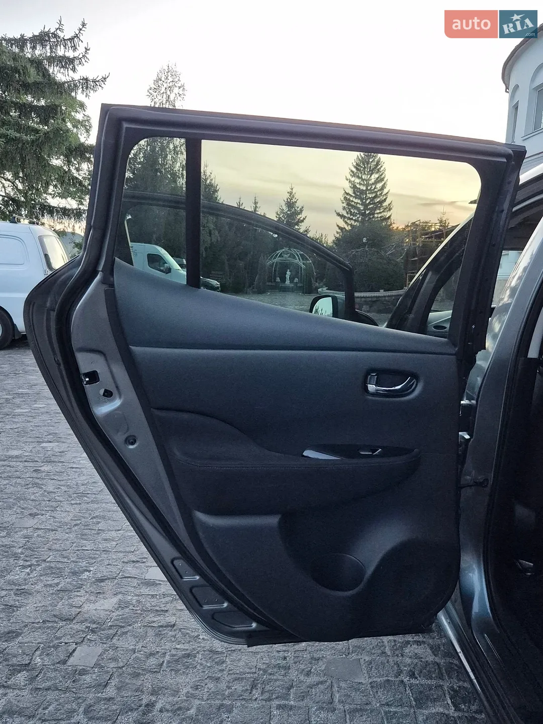 2015 Nissan Leaf - мініатюра 18