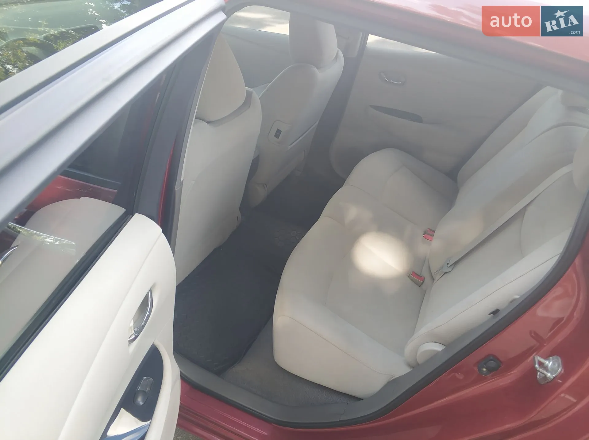 2012 Nissan Leaf - мініатюра 9