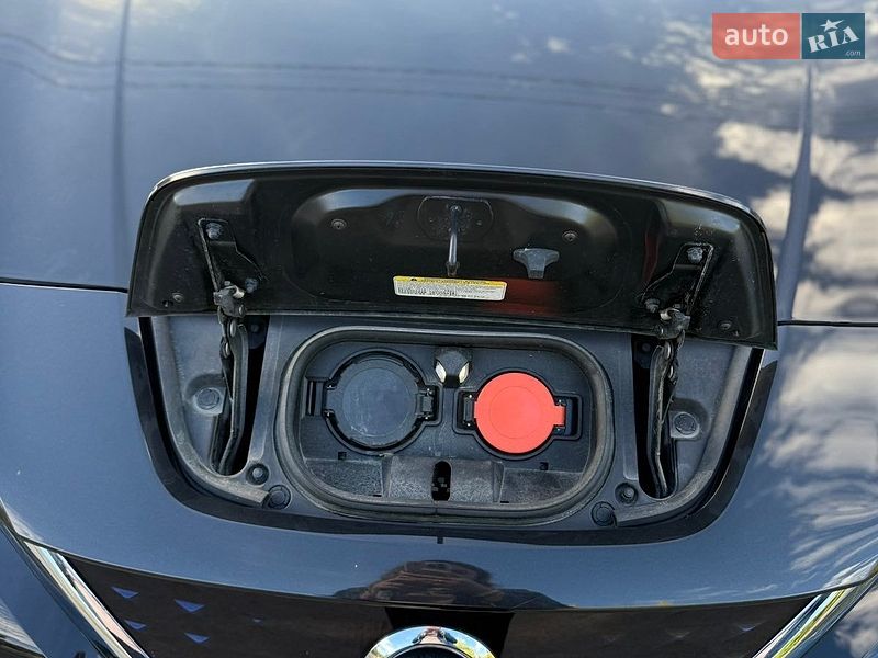 Хэтчбек Nissan Leaf 2019 в Радехове