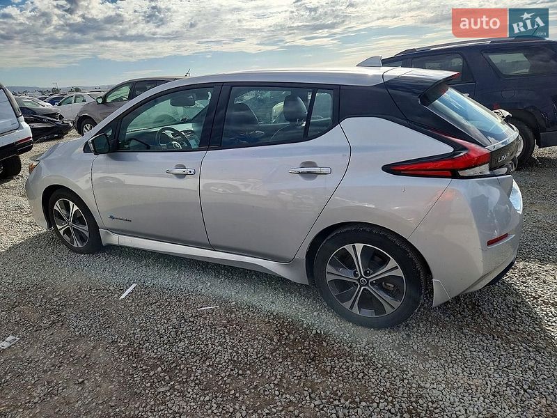 Хэтчбек Nissan Leaf 2018 в Черновцах