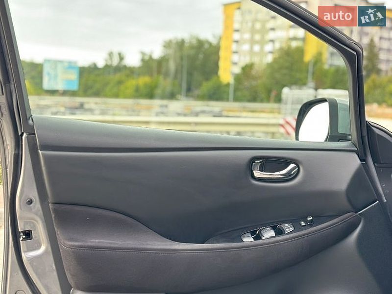Хэтчбек Nissan Leaf 2014 в Тернополе