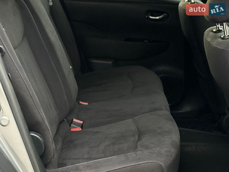 Хэтчбек Nissan Leaf 2014 в Тернополе