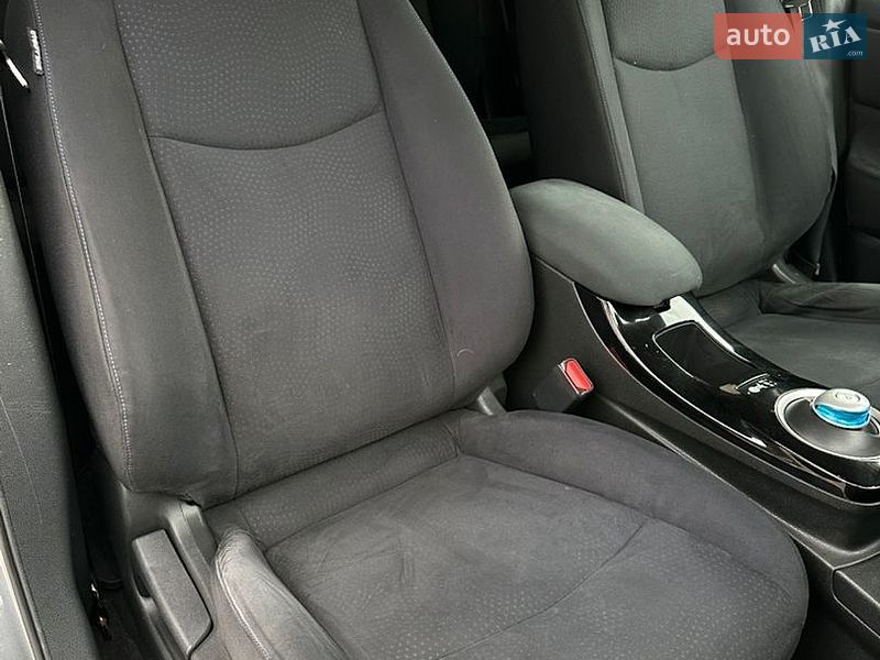 Хэтчбек Nissan Leaf 2014 в Тернополе