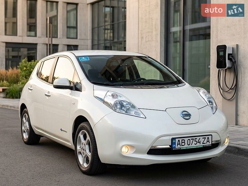 Хэтчбек Nissan Leaf 2015 в Виннице
