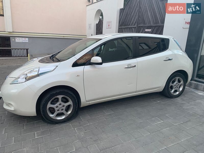 Хэтчбек Nissan Leaf 2015 в Виннице