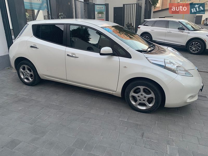 Хэтчбек Nissan Leaf 2015 в Виннице