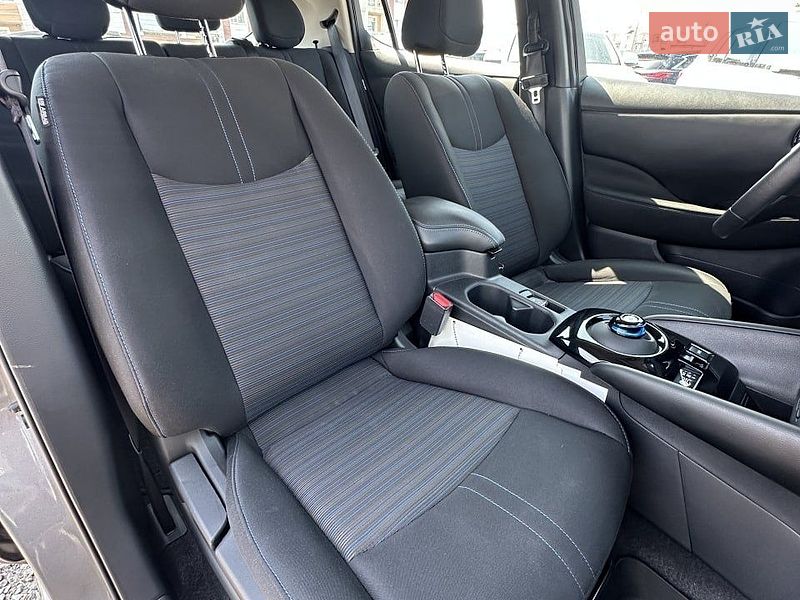 Хетчбек Nissan Leaf 2024 в Білогородці