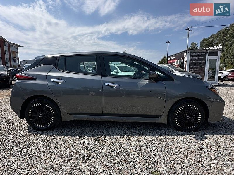Хетчбек Nissan Leaf 2024 в Білогородці