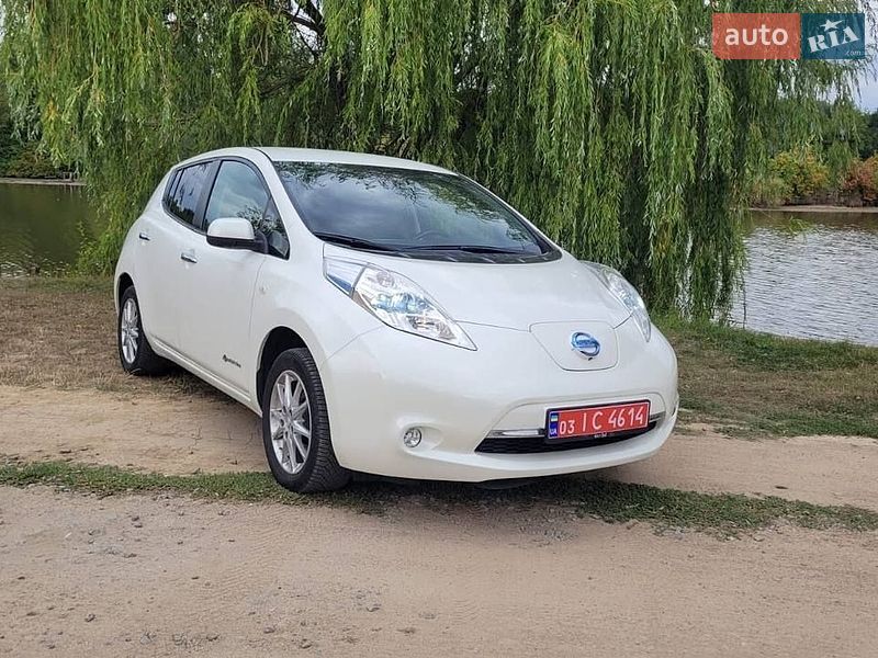 Хетчбек Nissan Leaf 2015 в Умані