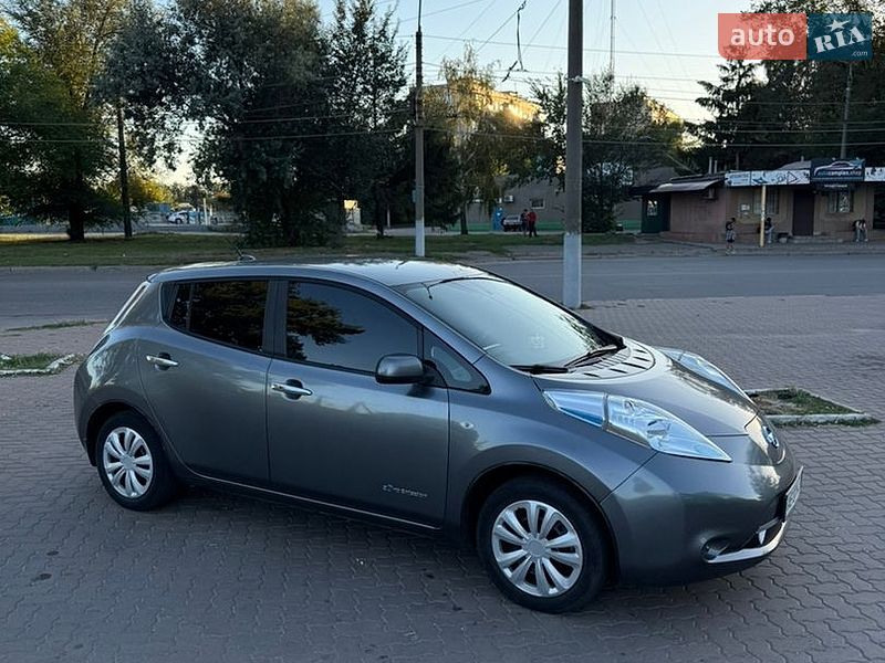Хетчбек Nissan Leaf 2015 в Кривому Розі