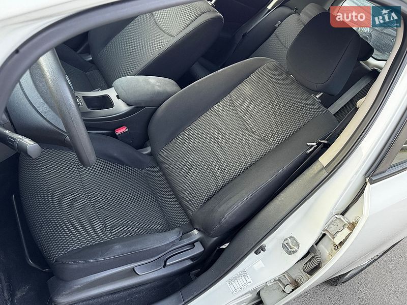 Хетчбек Nissan Leaf 2014 в Луцьку