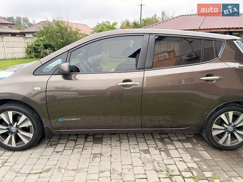 Хэтчбек Nissan Leaf 2016 в Житомире