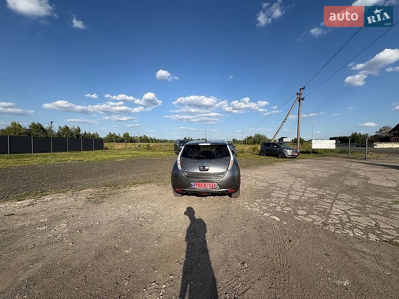 Хэтчбек Nissan Leaf 2016 в Луцке