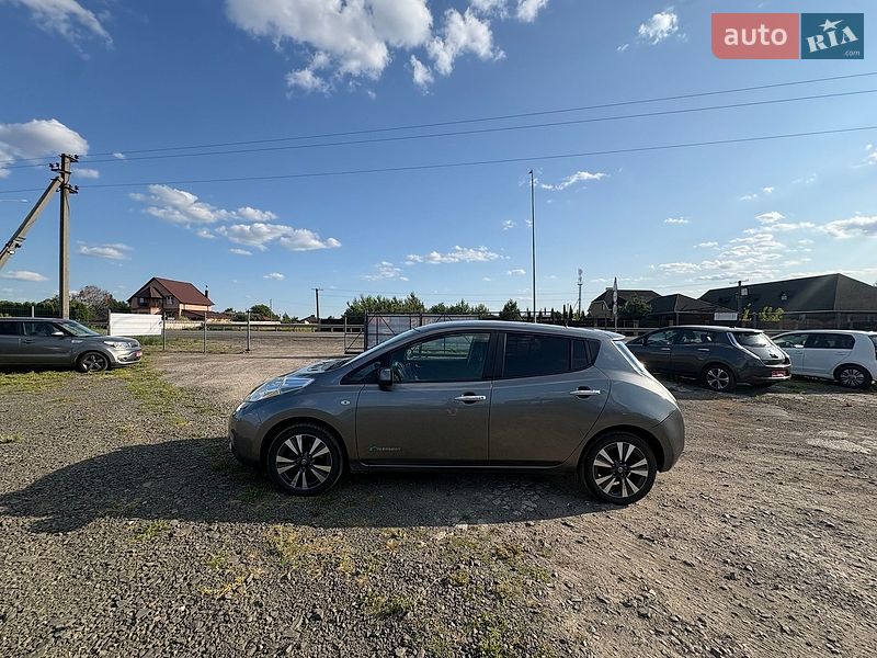 Хэтчбек Nissan Leaf 2016 в Луцке