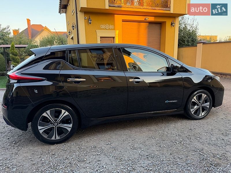 Хэтчбек Nissan Leaf 2019 в Львове