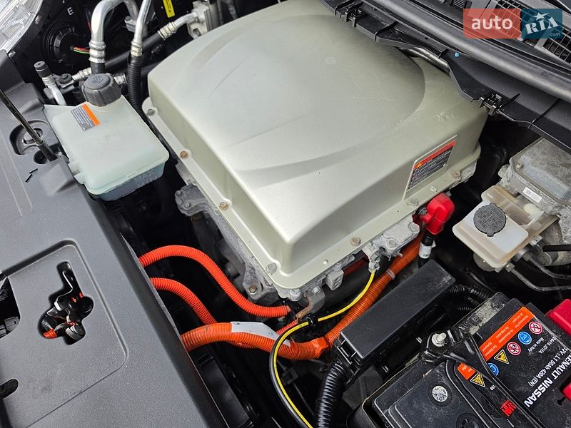 Хэтчбек Nissan Leaf 2016 в Ровно