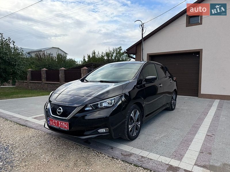 Хэтчбек Nissan Leaf 2021 в Хмельницком