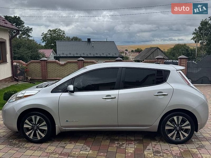 Хэтчбек Nissan Leaf 2016 в Черновцах