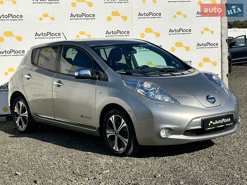 Хетчбек Nissan Leaf 2015 в Луцьку
