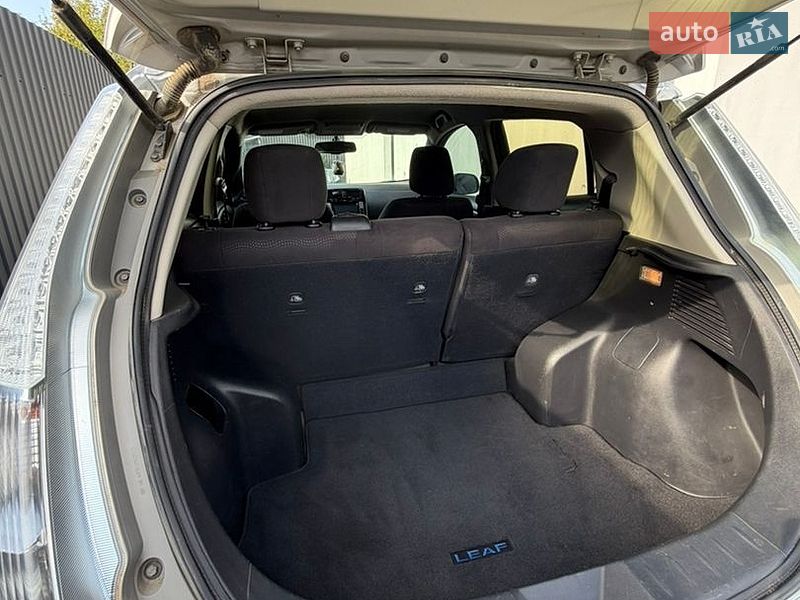 Хэтчбек Nissan Leaf 2013 в Ужгороде