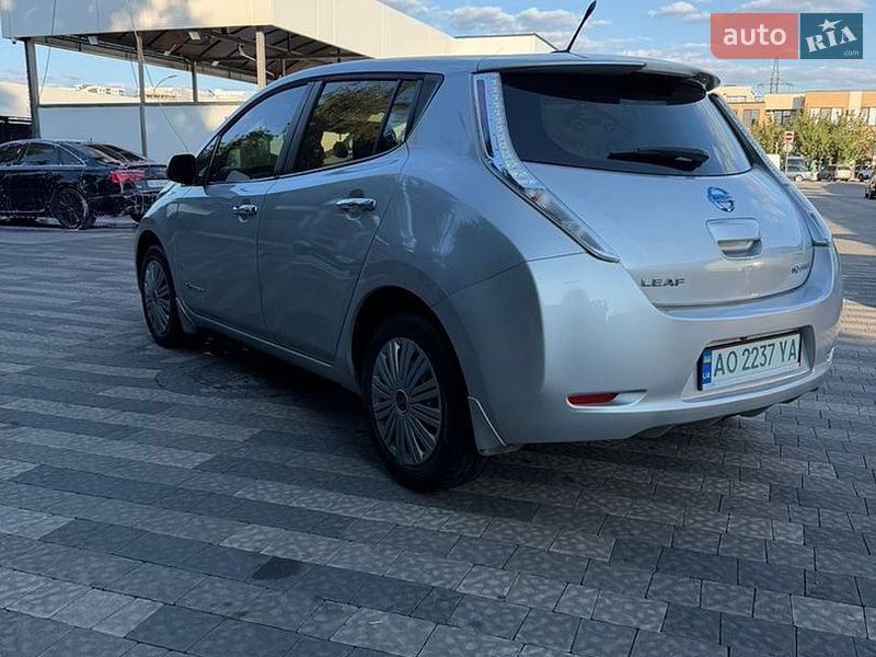 Хэтчбек Nissan Leaf 2013 в Ужгороде
