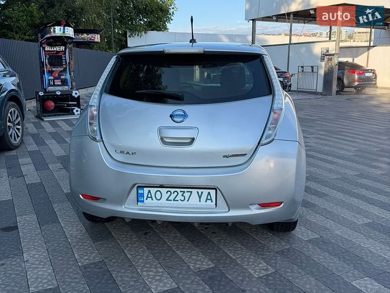 Хэтчбек Nissan Leaf 2013 в Ужгороде