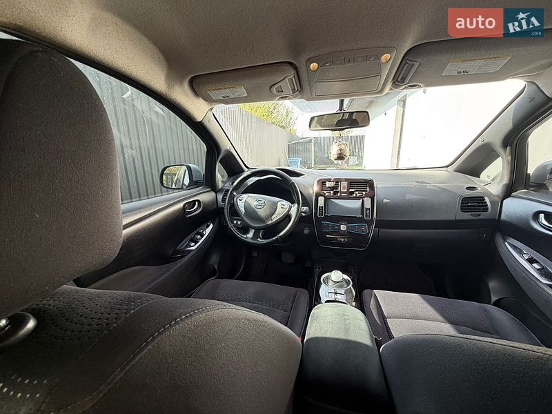 Хэтчбек Nissan Leaf 2013 в Ужгороде