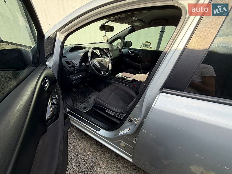 Хэтчбек Nissan Leaf 2013 в Ужгороде