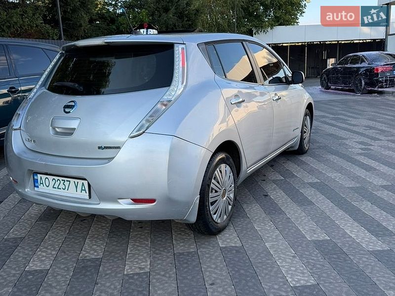 Хэтчбек Nissan Leaf 2013 в Ужгороде