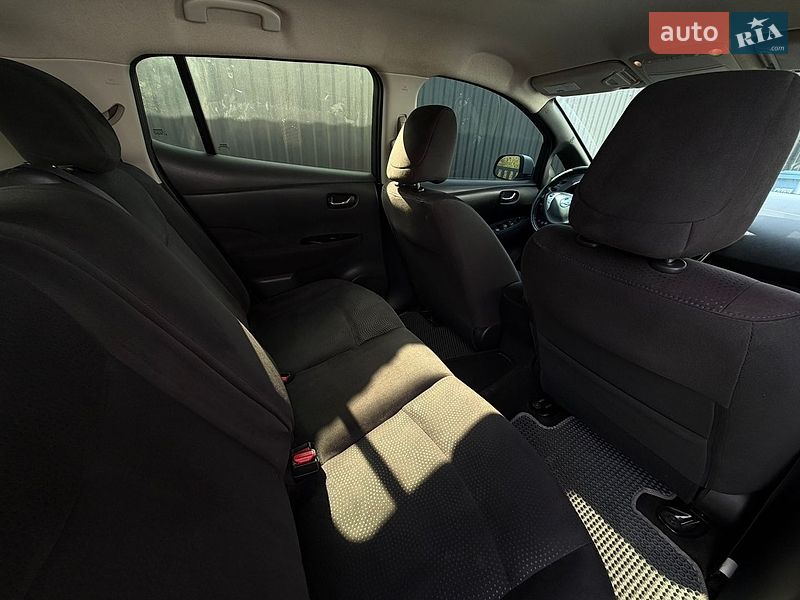 Хэтчбек Nissan Leaf 2013 в Ужгороде