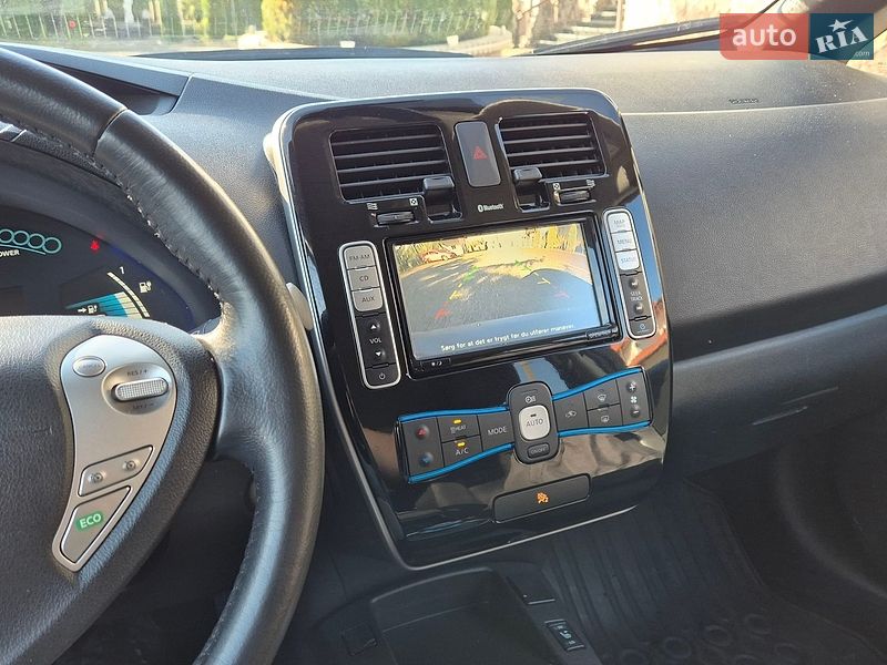 Хэтчбек Nissan Leaf 2015 в Золочеве
