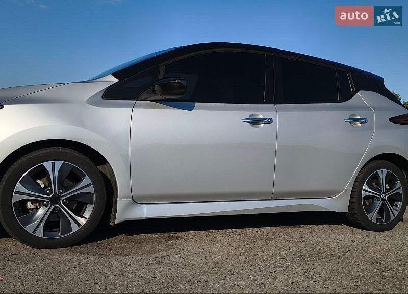 Хэтчбек Nissan Leaf 2020 в Полтаве