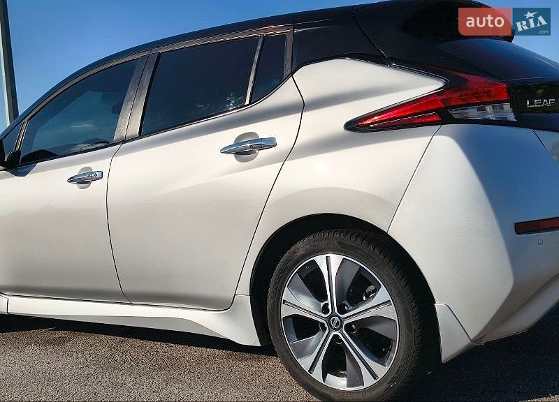 Хэтчбек Nissan Leaf 2020 в Полтаве