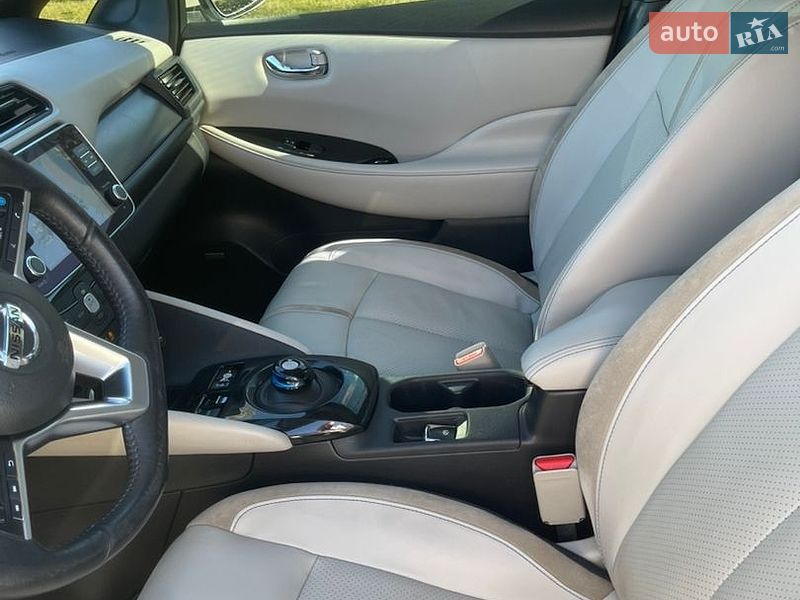 Хетчбек Nissan Leaf 2020 в Тернополі