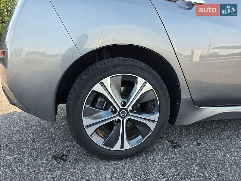 Хетчбек Nissan Leaf 2020 в Одесі