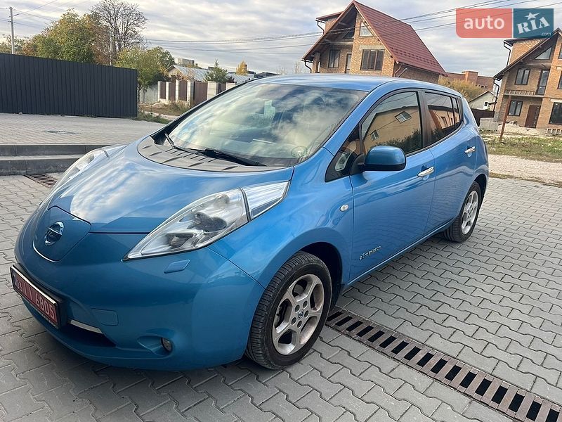 Хэтчбек Nissan Leaf 2012 в Кременце