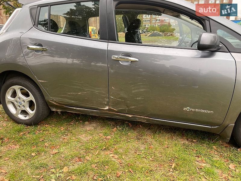 Хэтчбек Nissan Leaf 2014 в Луцке