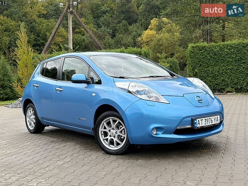 Хэтчбек Nissan Leaf 2012 в Турке