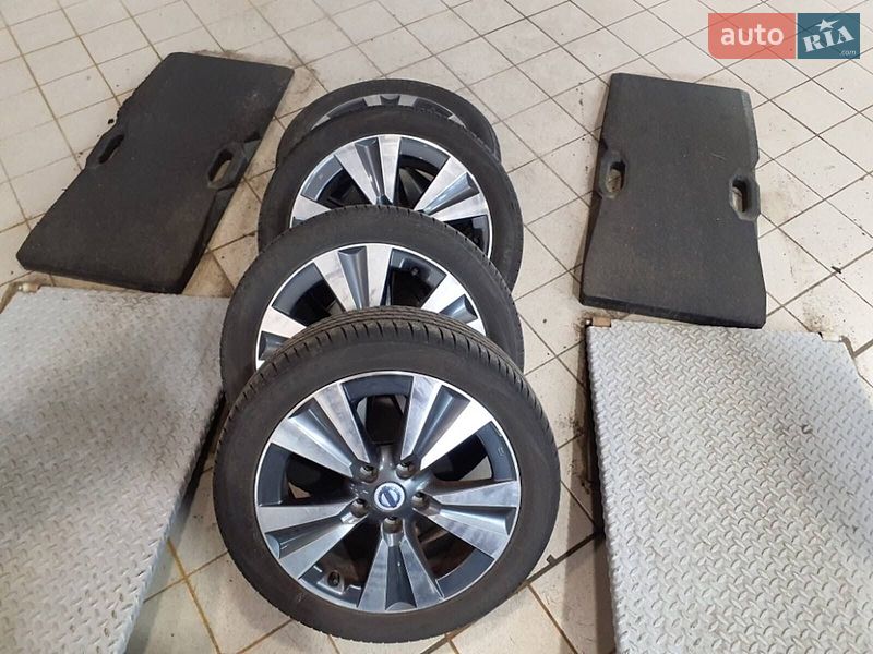 Хэтчбек Nissan Leaf 2014 в Умани фото 13 Хэтчбек Nissan Leaf 2014 в Умани