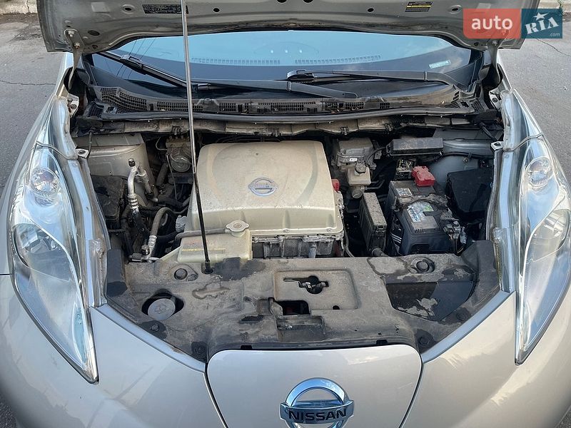 Хэтчбек Nissan Leaf 2015 в Харькове