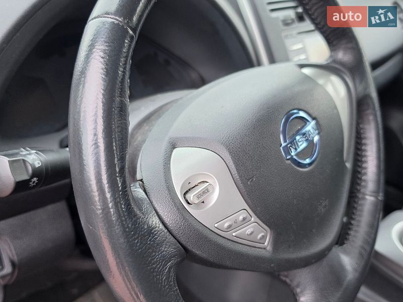 Хэтчбек Nissan Leaf 2014 в Ровно