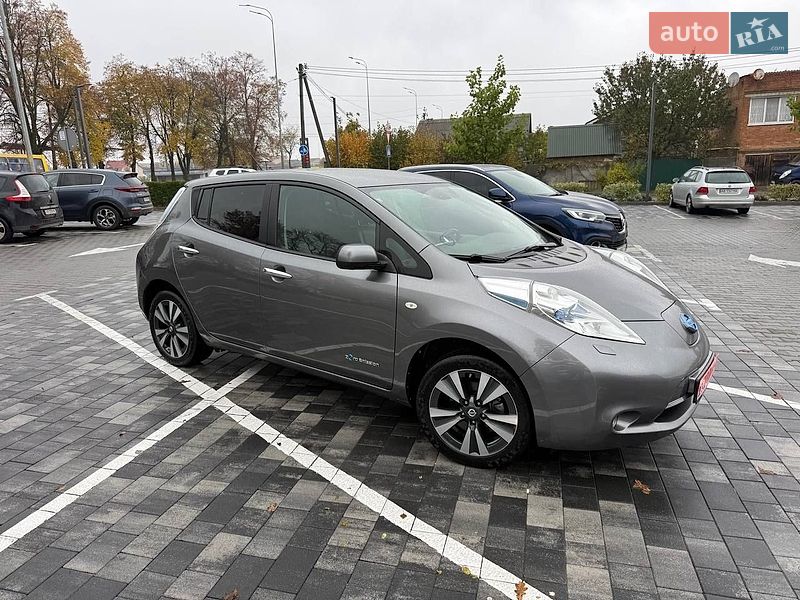 Хэтчбек Nissan Leaf 2015 в Виннице